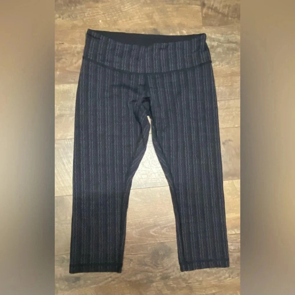 Lululemon Wunder Under Ziggy Wee August Inkwell Capri Athletic Leggings Size 8 - Picture 2 of 5